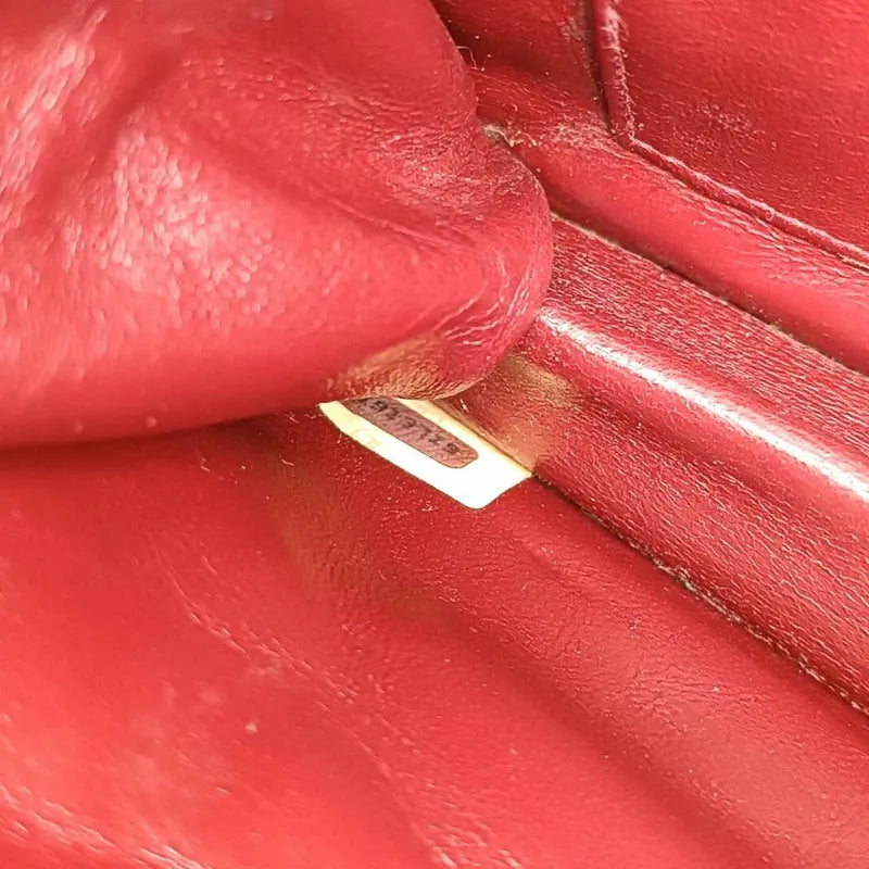 c436-chanel-vintage-black-lambskin-chevron-shoulder-bag