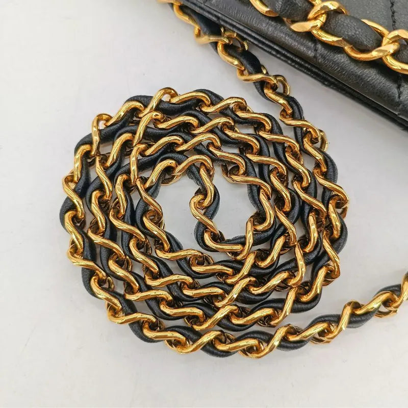 rb001-chanel-vintage-black-lambskin-chevron-handbag