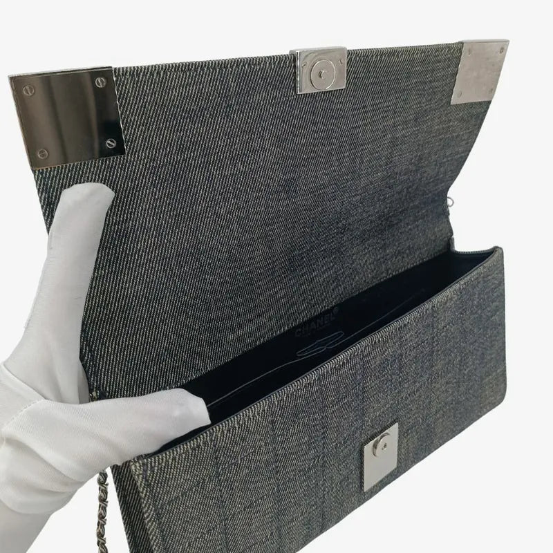 ju391-chanel-vintage-black-denim-chocolate-bar-flap-bag