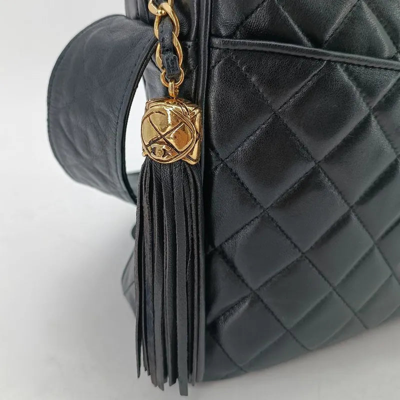 c481-chanel-vintage-black-lambskin-tessel-camera-bag