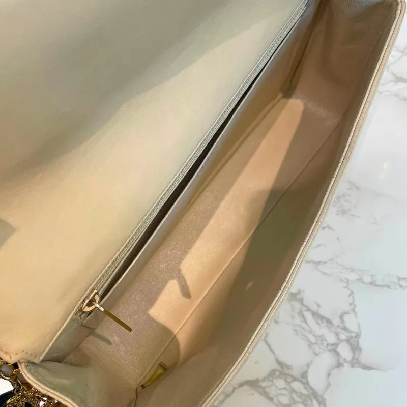 c538-chanel-vintage-beige-lambskin-chocolate-bar-charms-flap-bag