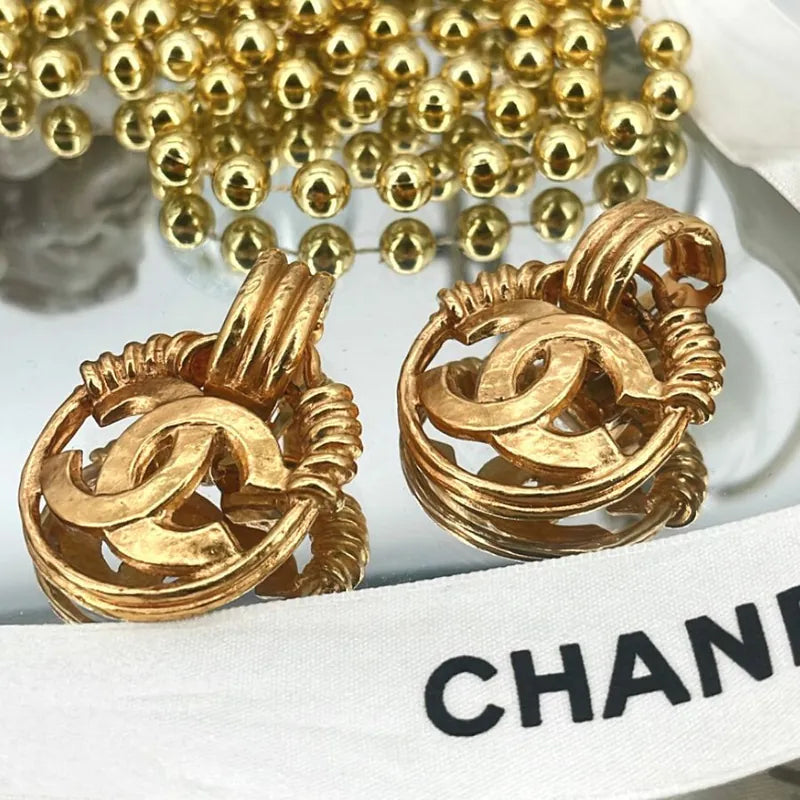 jt308-chanel-vintage-cc-spring-gold-plated-cutout-clip-on-earrings