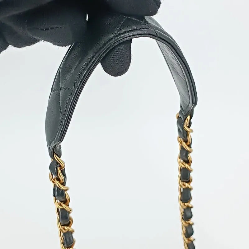 js555-chanel-vintage-black-lambskin-qulited-flap-bag