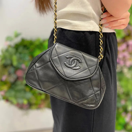 rb286-chanel-vintage-black-lambskin-quilted-flap-bag