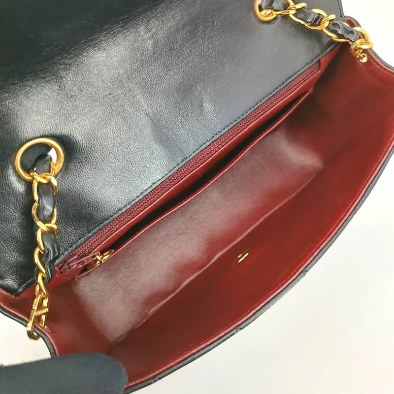 jt540-chanel-vintage-black-lambskin-22cm-diana-flap-bag