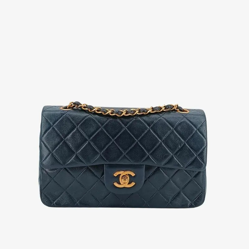 ra447-chanel-vintage-navy-lambskin-23cm-classic-flap-bag