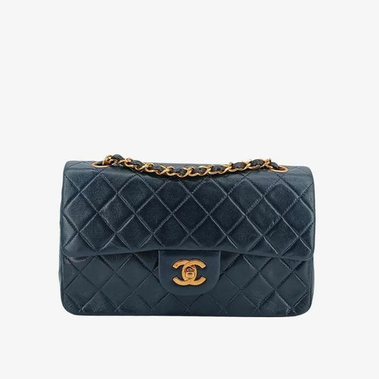 ra447-chanel-vintage-navy-lambskin-23cm-classic-flap-bag