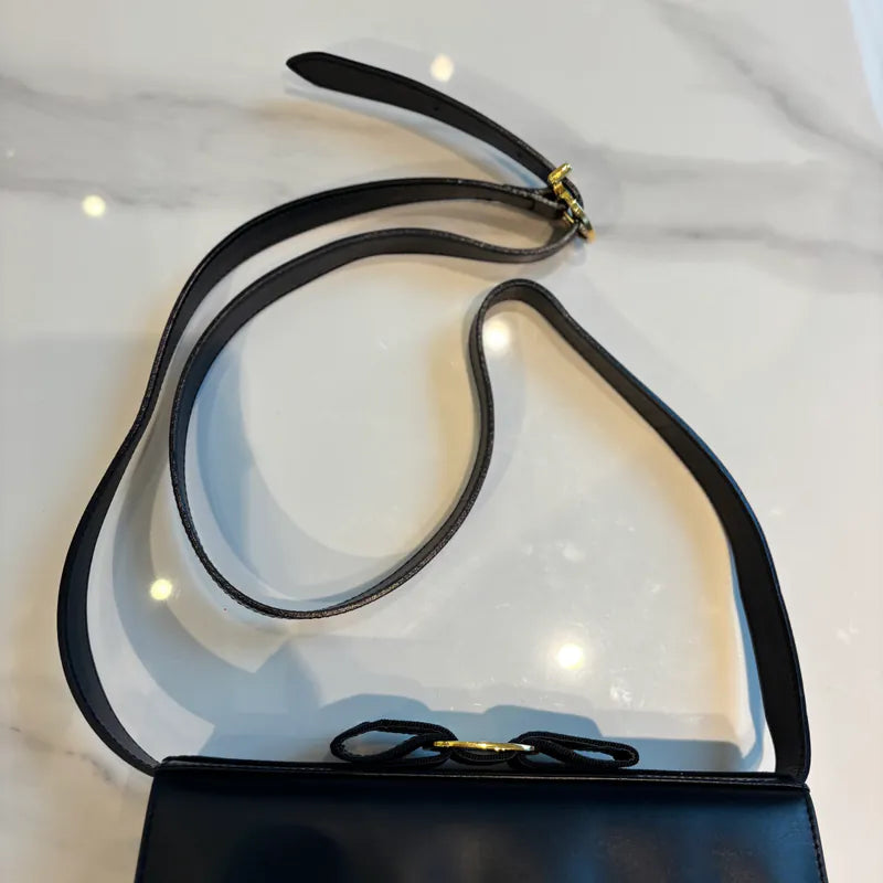 jx912-salvatore-ferragamo-vintage-navy-vara-ribbon-shoulder-bag