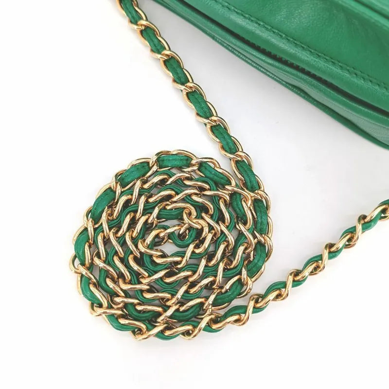 ra692-chanel-vintage-green-lambskin-tassel-camera-bag