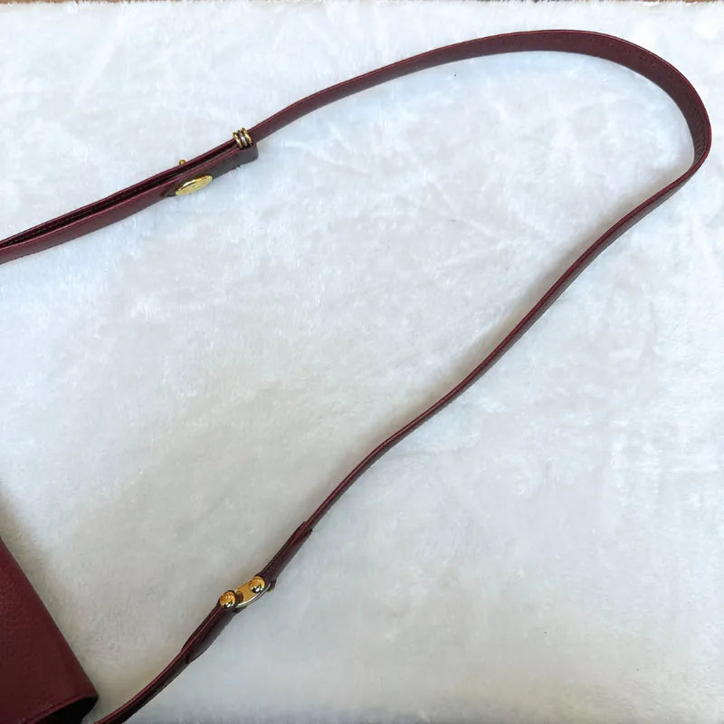 re102-cartier-vintage-caviar-leather-crossboby-bag