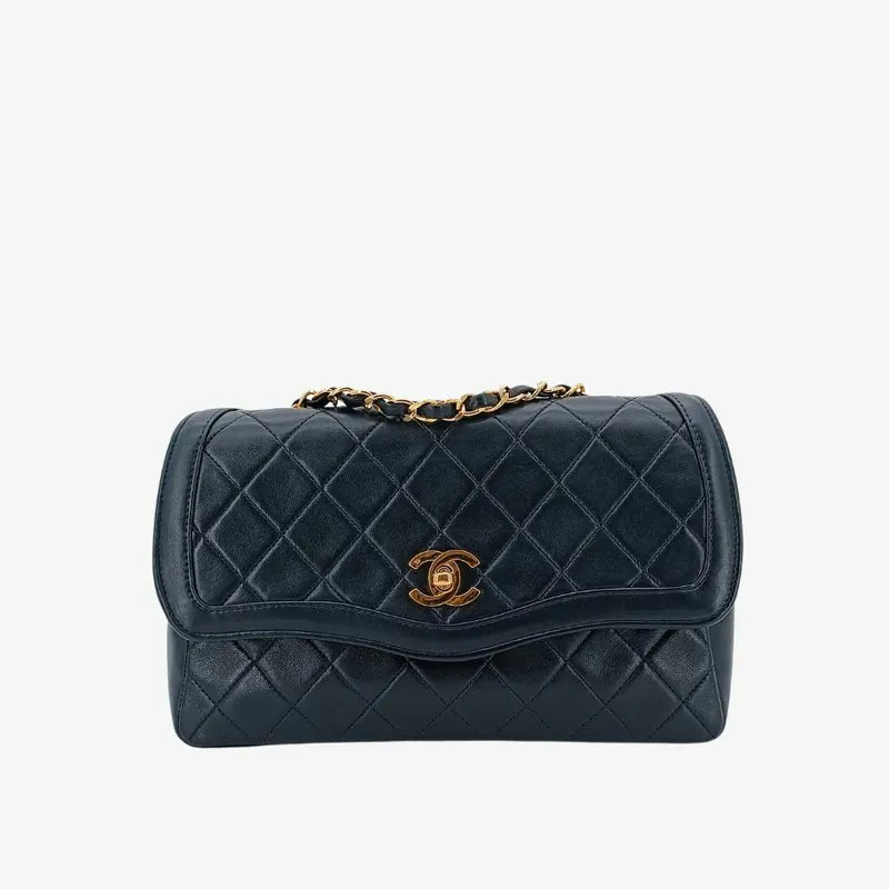rb403-chanel-vintage-navy-lambskin-quilted-flap-bag
