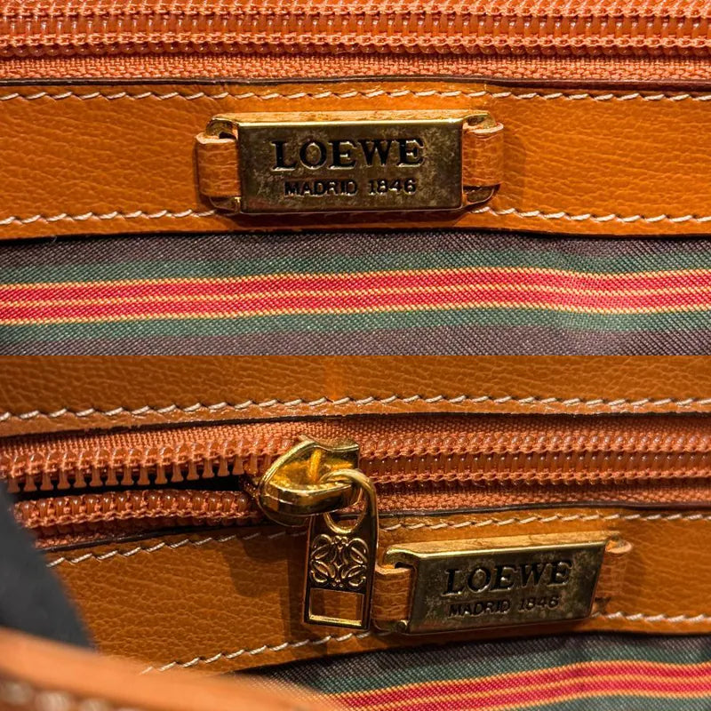 ju432-loewe-vintage-brown-caviar-leather-snake-bone-handle-shoulder-bag