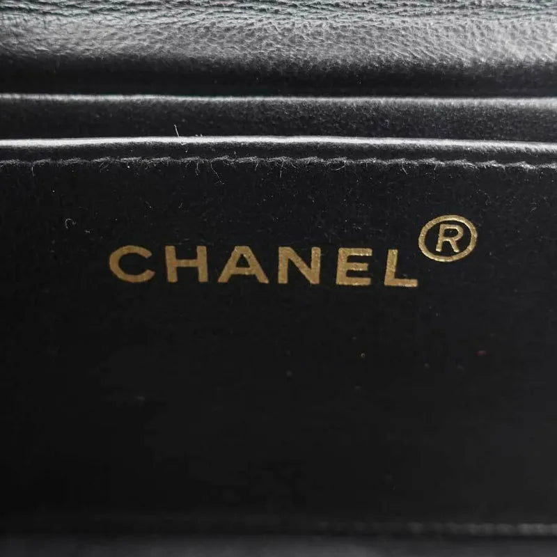 jr917-chanel-vintage-olive-green-patent-leather-quilted-top-handbag