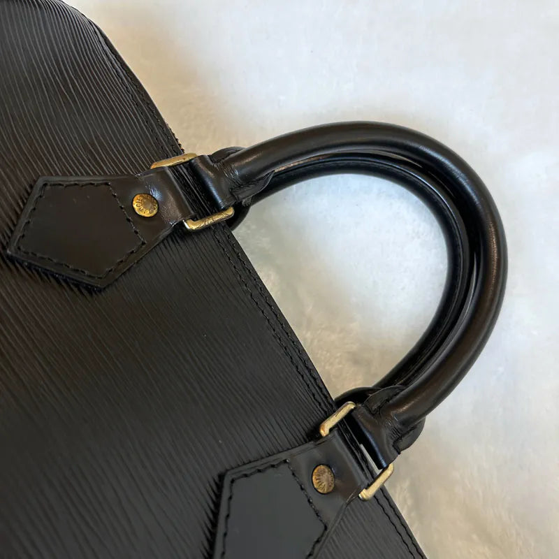 jx687-louis-vuitton-vintage-black-leather-speedy-28