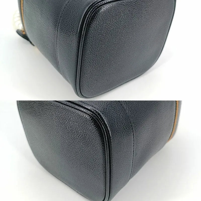 jah133-chanel-vintage-black-caviar-leather-cosmetic-bag