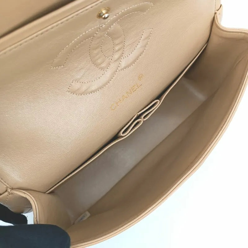 ra018-chanel-vintage-beige-lambskin-25cm-classic-flap-bag