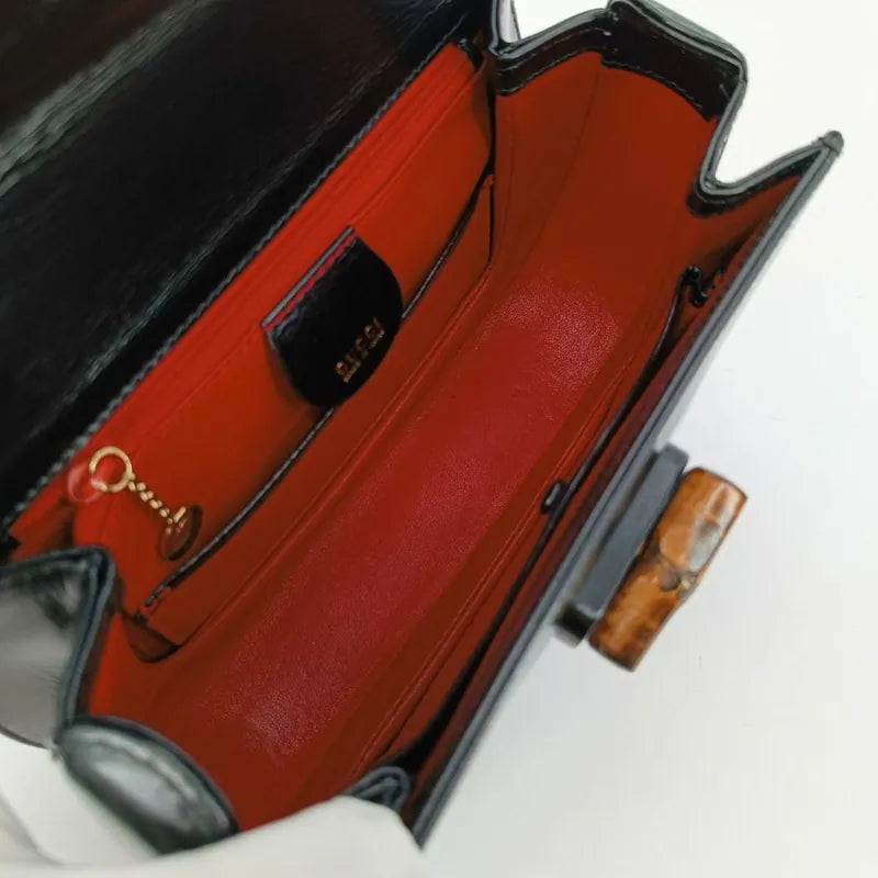 jt760-gucci-vintage-black-box-leather-bamboo-shoulder-bag