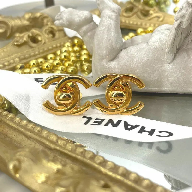 jt394-chanel-vintage-cc-turnlock-gold-plated-clip-on-earrings