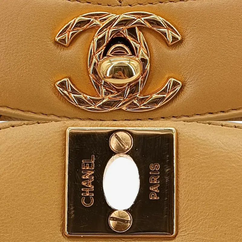 c480-chanel-vintage-beige-lambskin-gold-chain-camera-bag