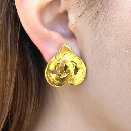 jr888-chanel-vintage-heart-gold-plated-clip-on-earrings