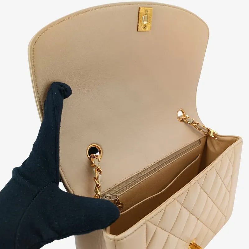 jt526-chanel-vintage-beige-lambskin-25cm-diana-flap-bag