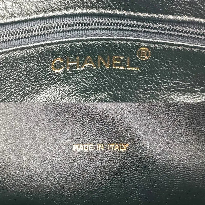js937-chanel-vintage-black-lambskin-tassel-camera-bag