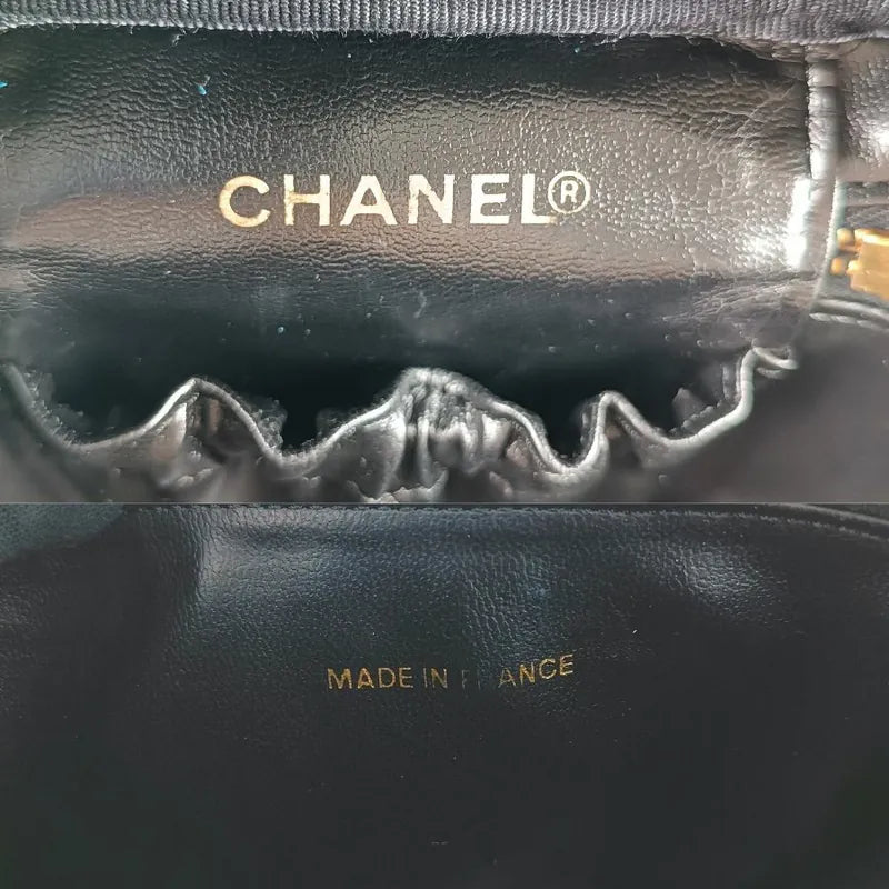 jt176-chanel-vintage-black-caviar-leather-cosmetic-bag