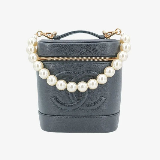 jt137-chanel-vintage-black-caviar-leather-cosmetic-bag