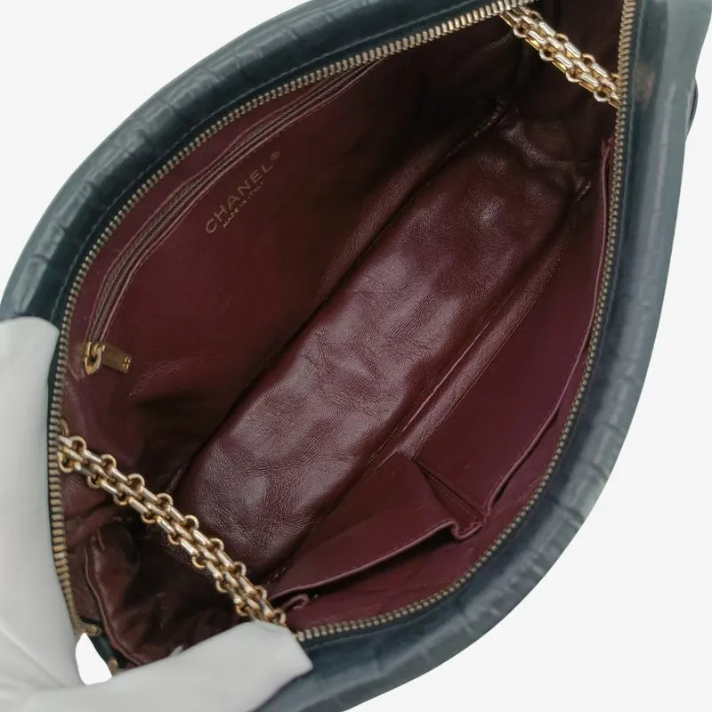 c477-chanel-vintage-black-calfskin-255-chain-camera-bag