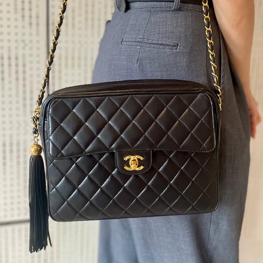 rb443-chanel-vintage-black-lambskin-quilted-camera-bag