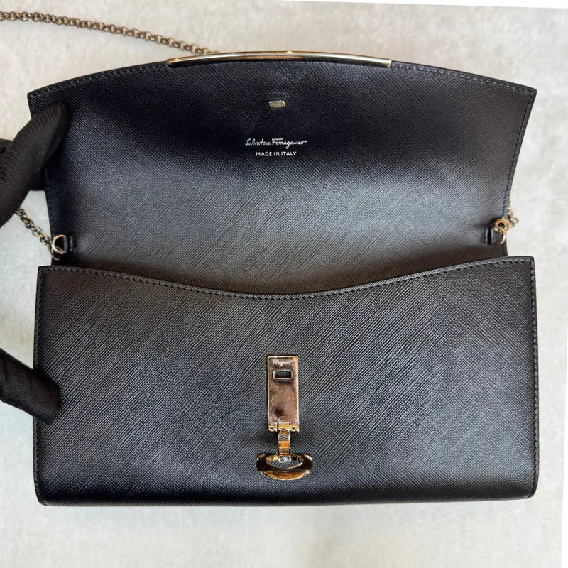 jy308-salvatore-ferragamo-black-leather-gancini-mini-bag