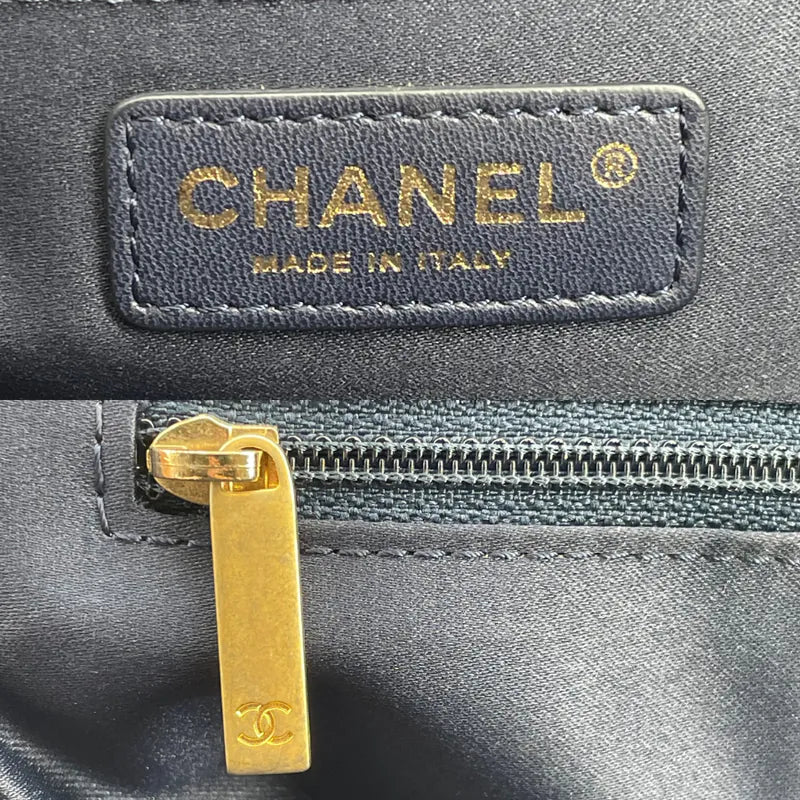 jah189-chanel-vintage-navy-lambskin-quilted-camera-bag