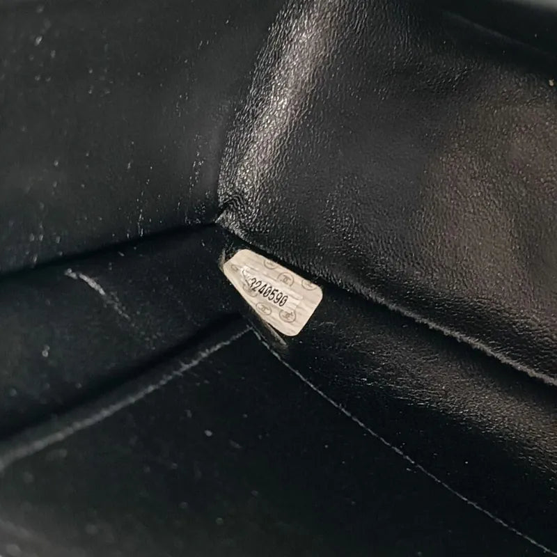 jah115-chanel-vintage-black-lambskin-quilted-camera-bag