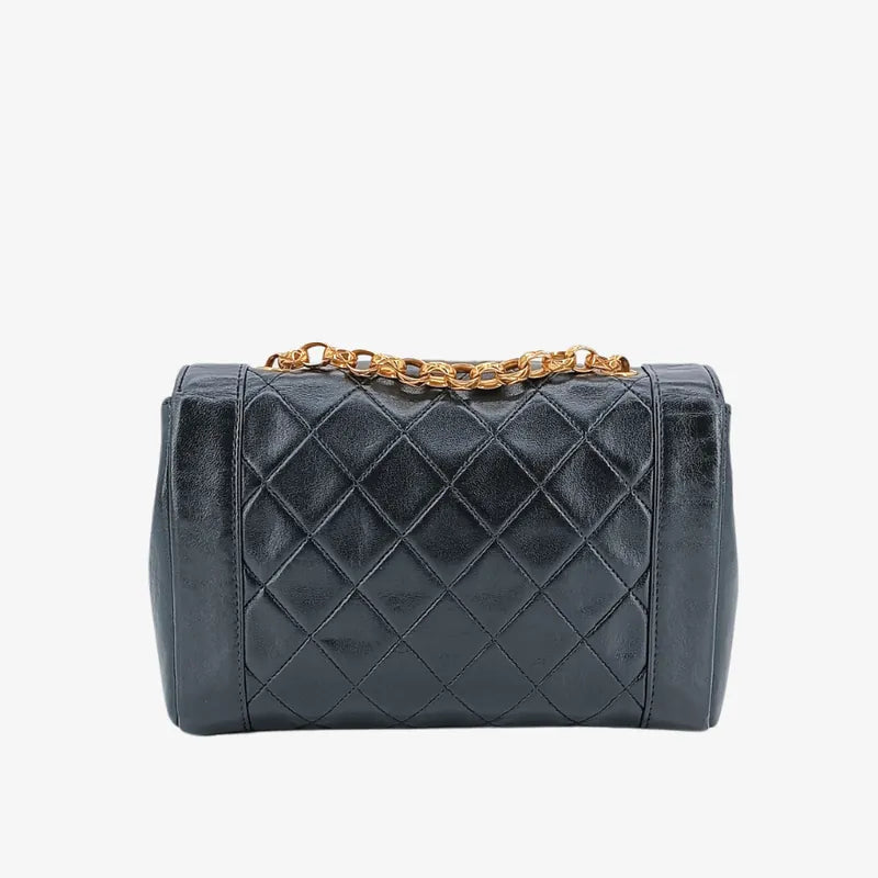 ra495-chanel-vintage-black-lambskin-quilted-gold-chain-flap-bag