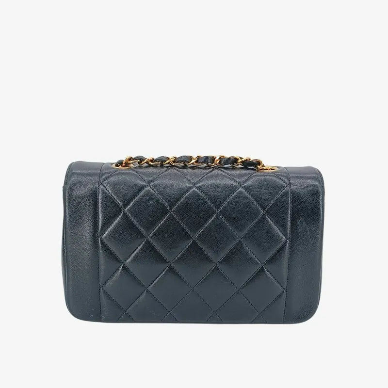 c344-chanel-vintage-black-lambskin-22cm-diana-flap-bag