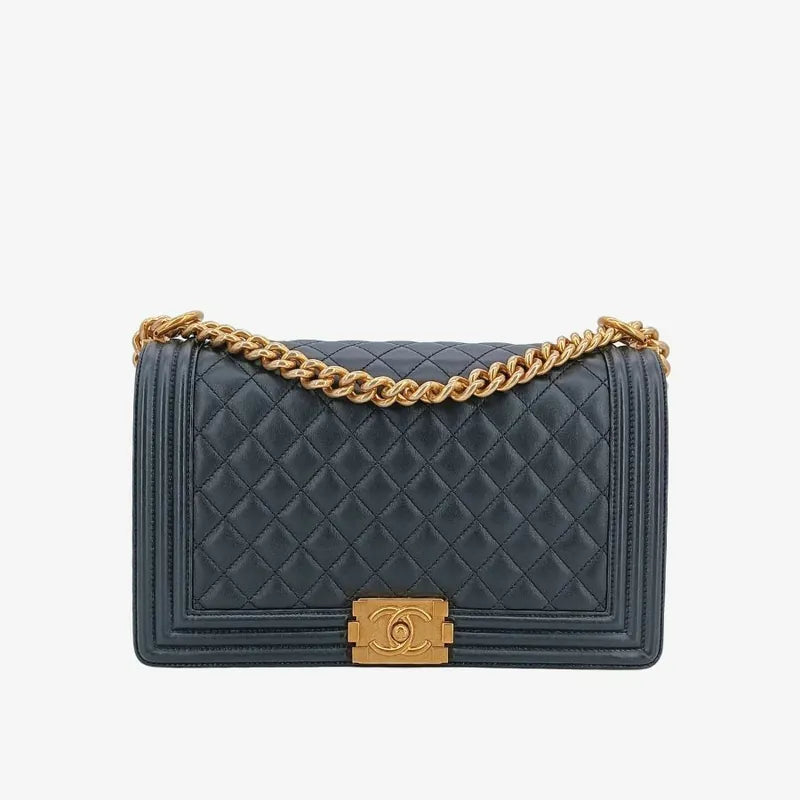 c400-chanel-large-boy-black-calfskin-28cm-flap-bag