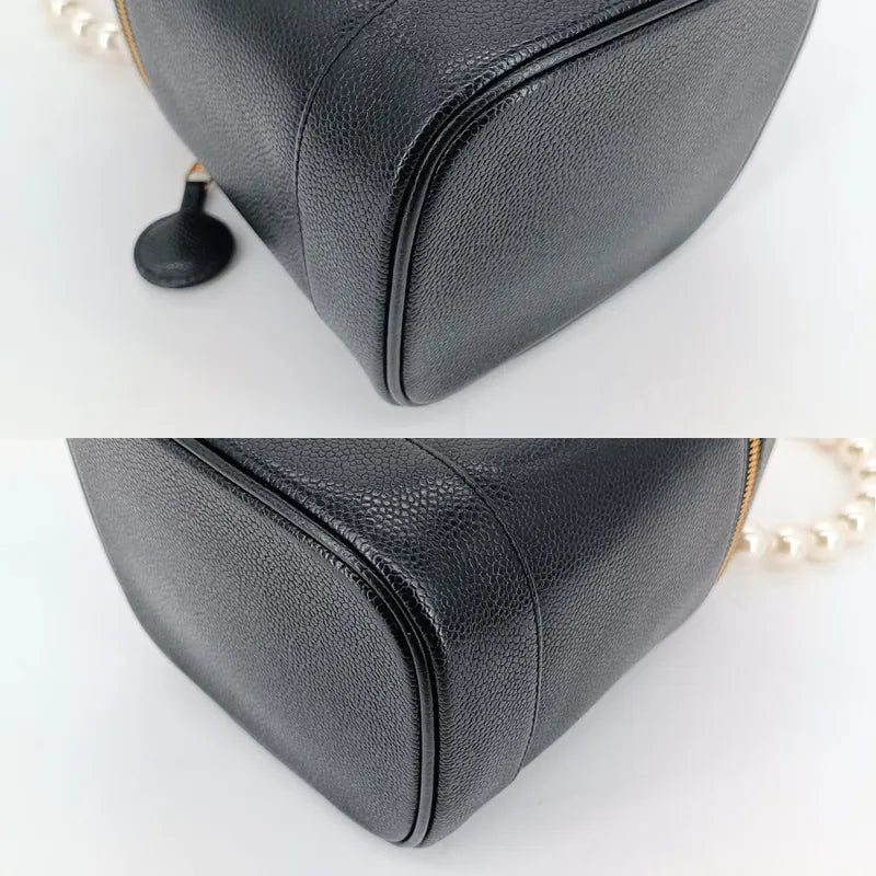 ju710-chanel-vintage-black-caviar-leather-cosmetic-bag