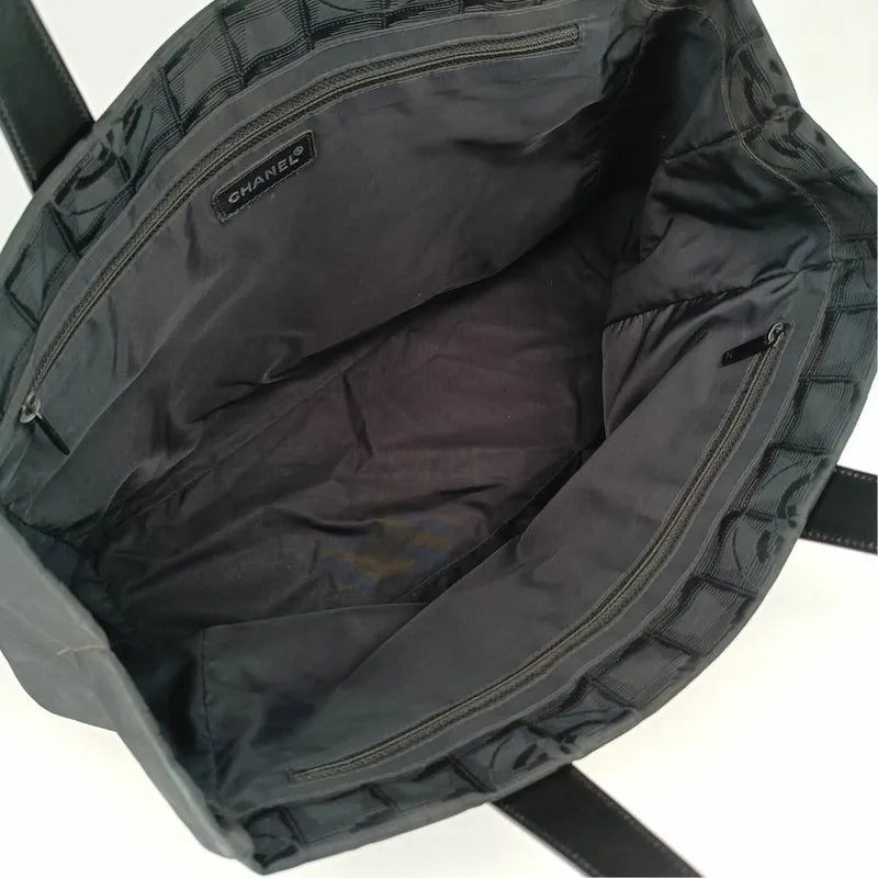 tk014-chanel-vintage-black-nylon-tote-bag