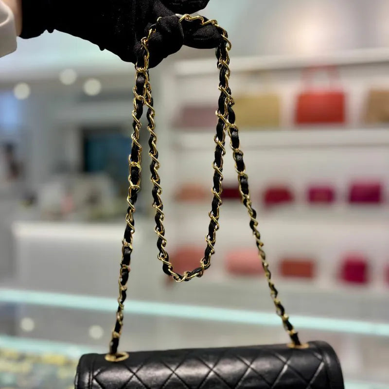 rc582-chanel-vintage-black-lambskin-trapezoid-flap-bag