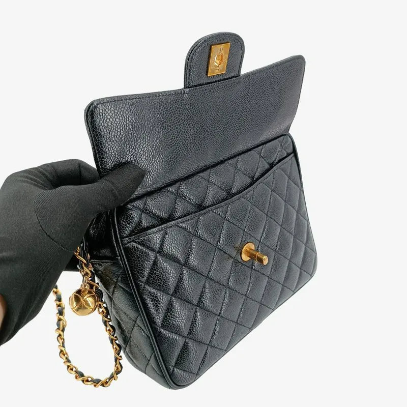 jt729-chanel-vintage-black-caviar-leather-quilted-camera-bag