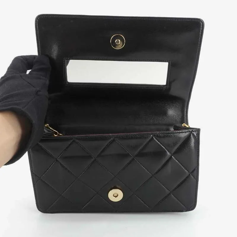 jr218-chanel-vintage-black-lambskin-flap-clutch-with-chain