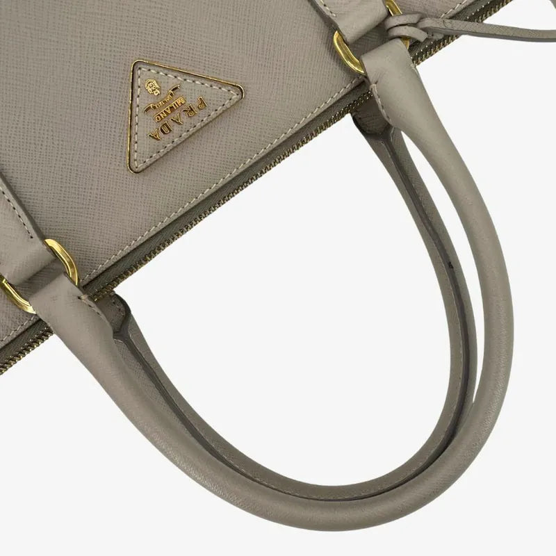 c552-prada-grey-leather-large-galleria-saffiano-handbag