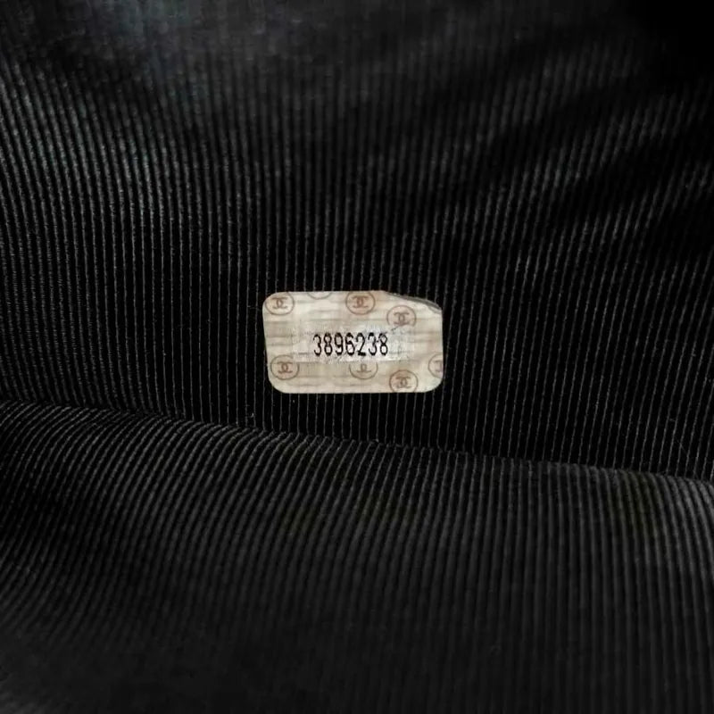 jr185-chanel-vintage-black-caviar-leather-6cc-embossed-logo-tote-bag