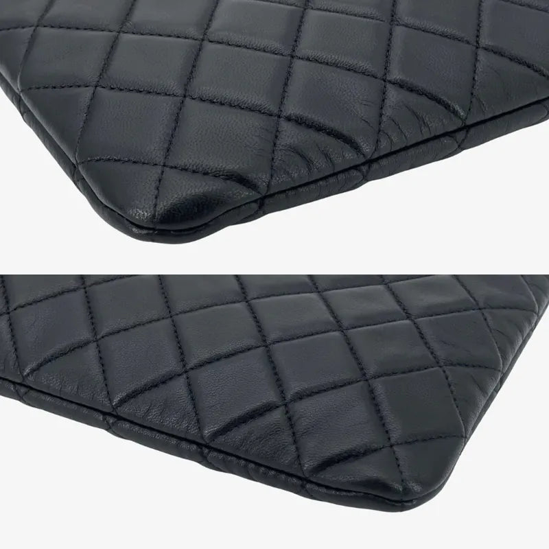 re127-chanel-black-caviar-leather-classic-zipped-pouch