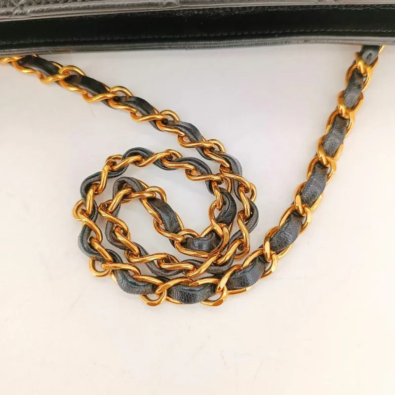 rb913-chanel-vintage-black-lambskin-tote-bag