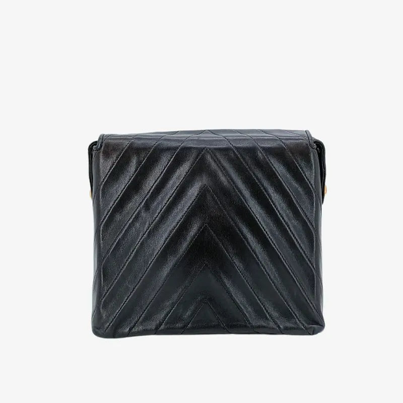 c357-chanel-vintage-black-lambskin-chevron-flap-bag