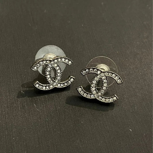 rc432-chanel-cc-logo-crystal-earrings