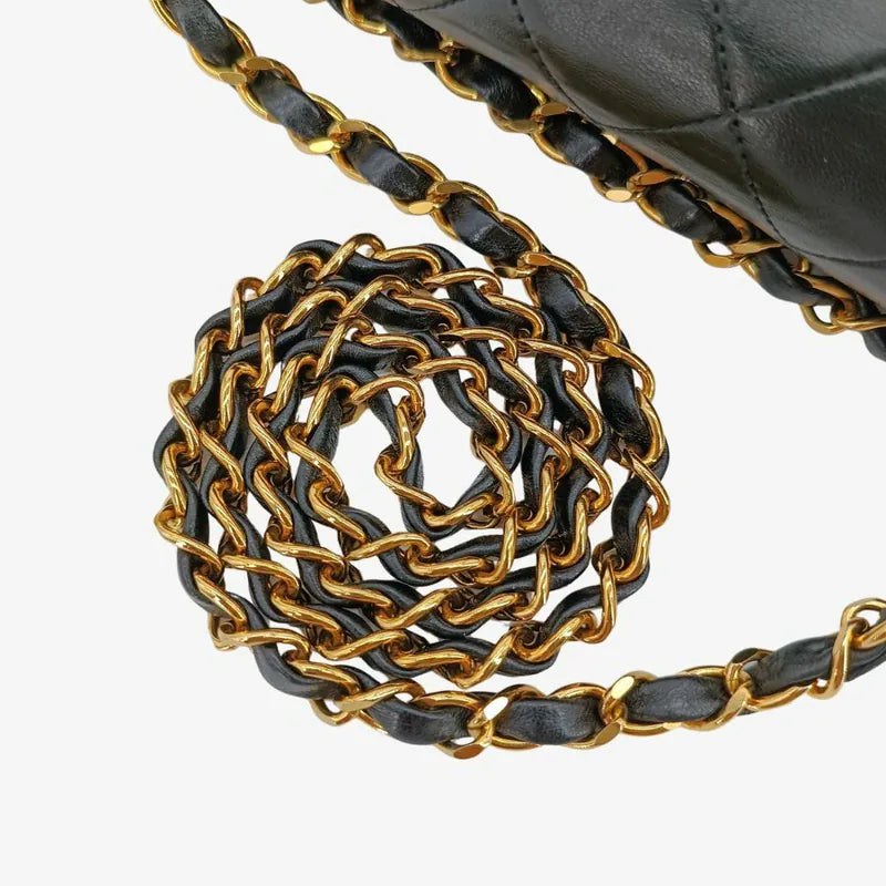 ra655-chanel-vintage-black-lambskin-25cm-classic-flap-bag