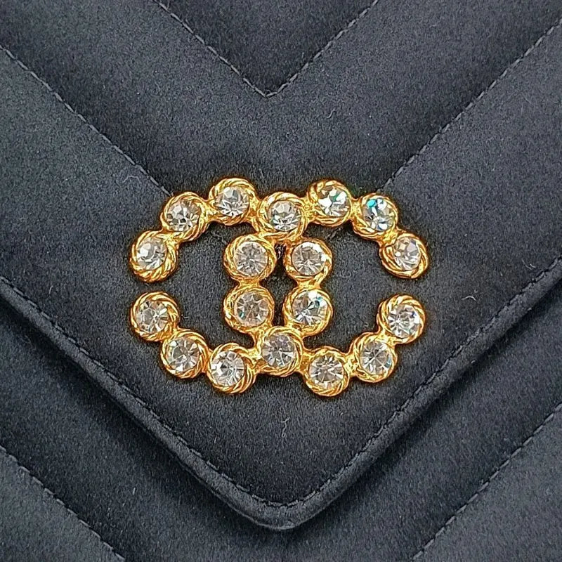 jt719-chanel-vintage-black-satin-chevron-gold-chain-flap-bag