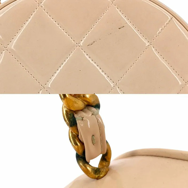 sh022-chanel-vintage-beige-patent-leather-round-vanity-handbag